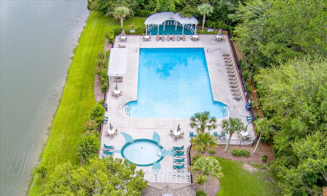 534 Pointe Of Oaks Road, Summerville, SC 29485