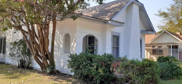 901 Blandin Street, Fort Worth, TX 76111