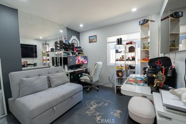 11493 Lev, San Fernando, CA 91345