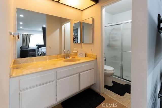 11493 Lev, San Fernando, CA 91345