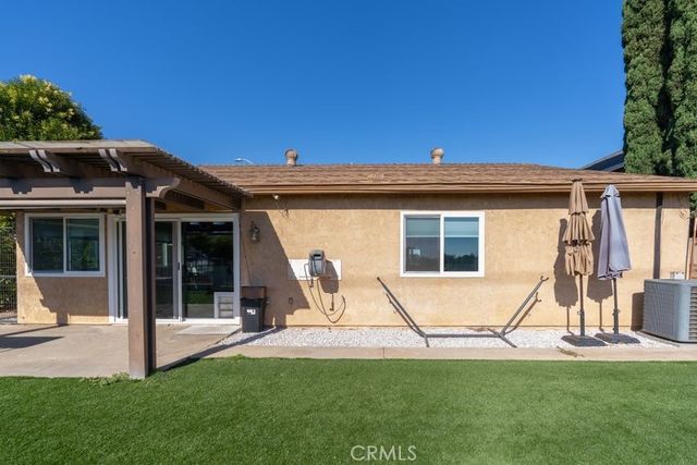 11493 Lev, San Fernando, CA 91345