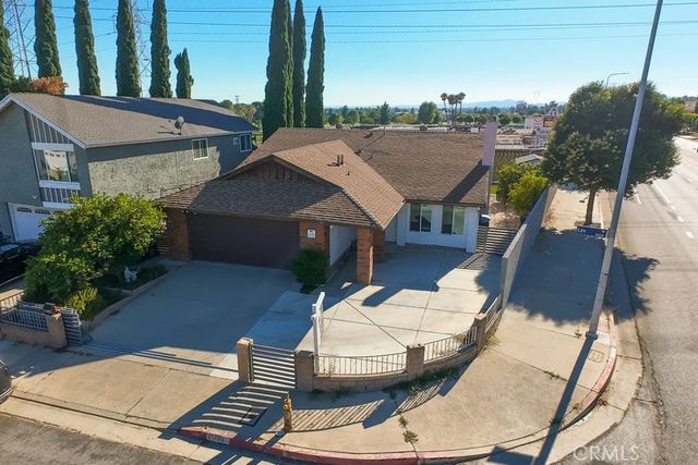 11493 Lev, San Fernando, CA 91345