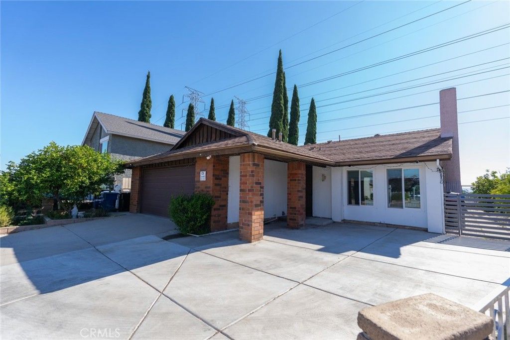 11493 Lev, San Fernando, CA 91345