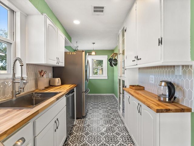 1010 N FOREST AVENUE, Orlando, FL 32803