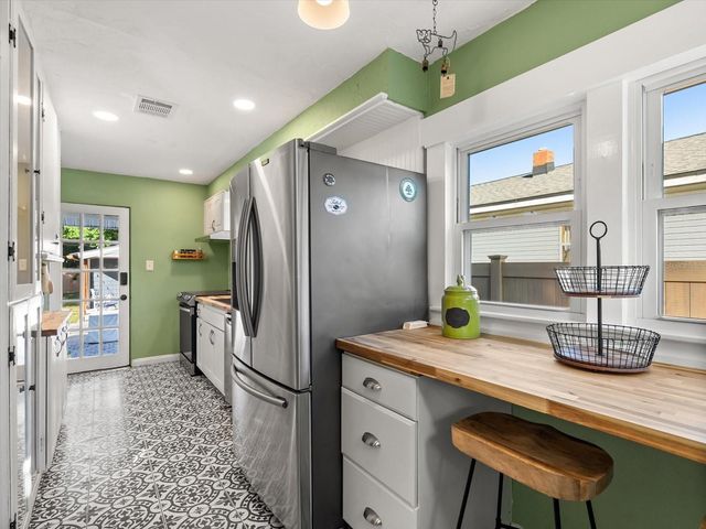 1010 N FOREST AVENUE, Orlando, FL 32803