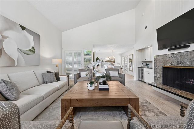 3813 E 64th Place, Tulsa, OK 74136