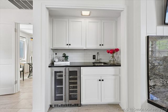 3813 E 64th Place, Tulsa, OK 74136