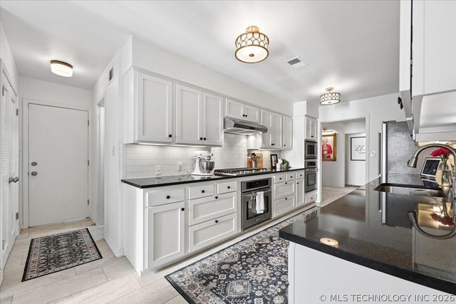 3813 E 64th Place, Tulsa, OK 74136