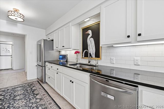 3813 E 64th Place, Tulsa, OK 74136