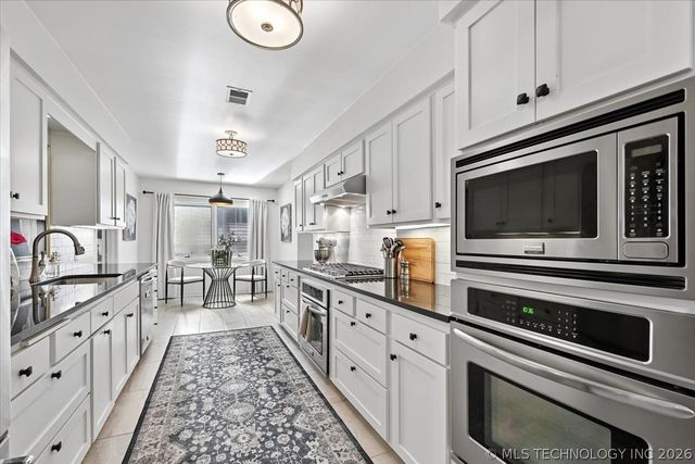 3813 E 64th Place, Tulsa, OK 74136