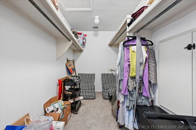 3813 E 64th Place, Tulsa, OK 74136