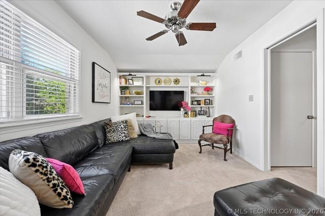 3813 E 64th Place, Tulsa, OK 74136