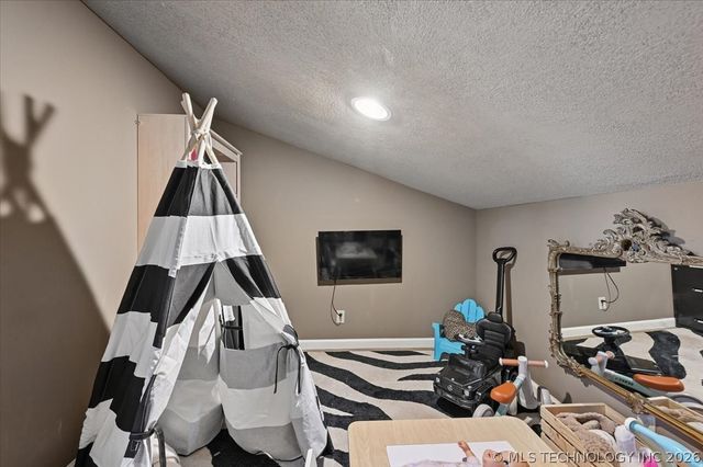 3813 E 64th Place, Tulsa, OK 74136
