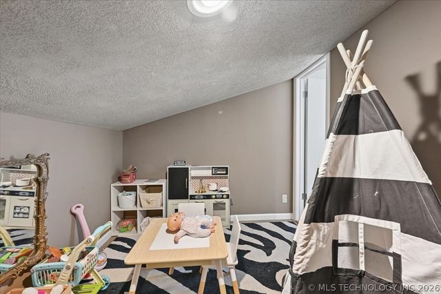 3813 E 64th Place, Tulsa, OK 74136