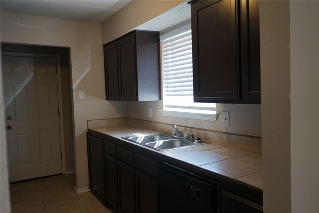 2421 Indigo Lane, Arlington, TX 76015