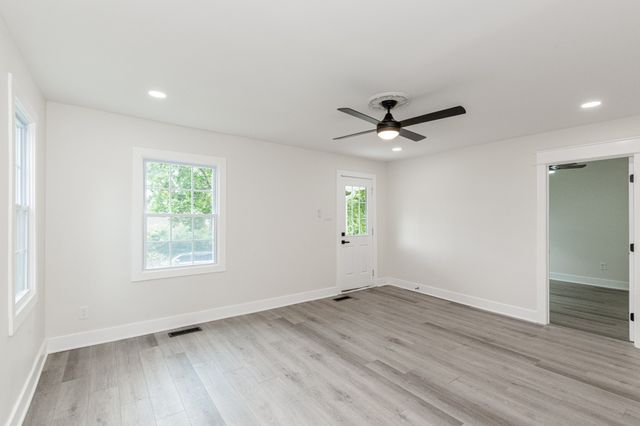 1009 43rd Ave, N, Nashville, TN 37209