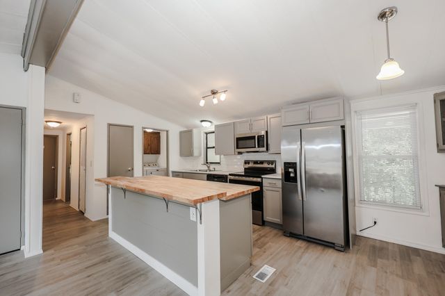 45 Rachael Circle, Goffstown, NH 03045