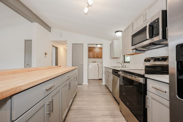 45 Rachael Circle, Goffstown, NH 03045