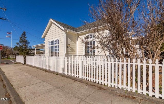 501 E Laurel Street, Fort Bragg, CA 95437