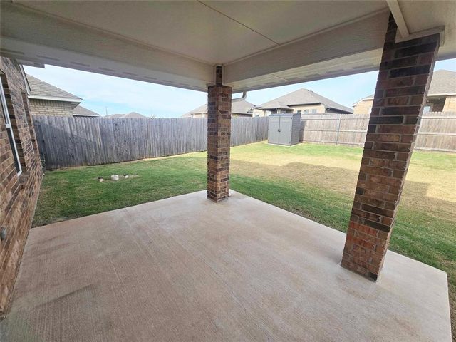 9221 Anaum Lane, Yukon, OK 73099