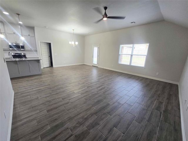 9221 Anaum Lane, Yukon, OK 73099