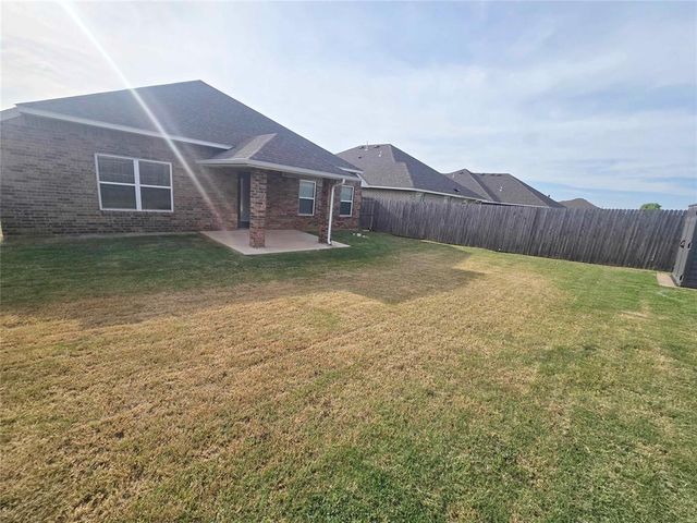 9221 Anaum Lane, Yukon, OK 73099