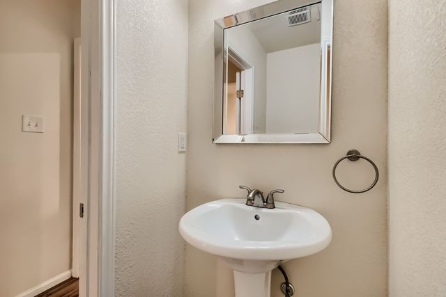6915 E Grand Avenue, Dallas, TX 75223