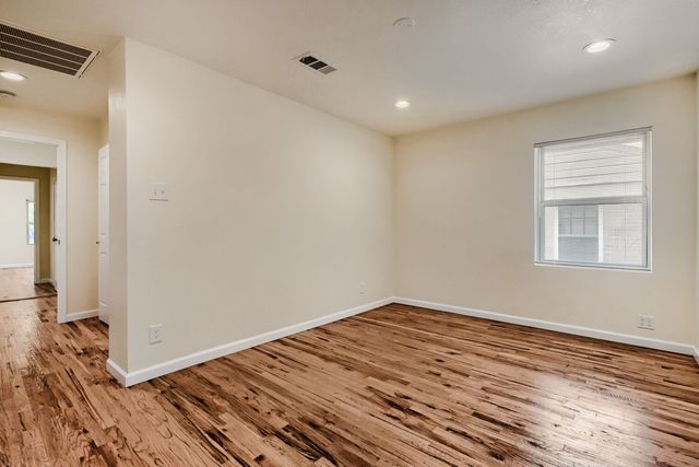 6915 E Grand Avenue, Dallas, TX 75223