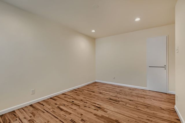 6915 E Grand Avenue, Dallas, TX 75223