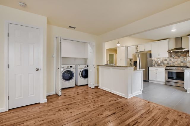 6915 E Grand Avenue, Dallas, TX 75223