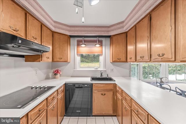 2940 BROXTON LN, York, PA 17402