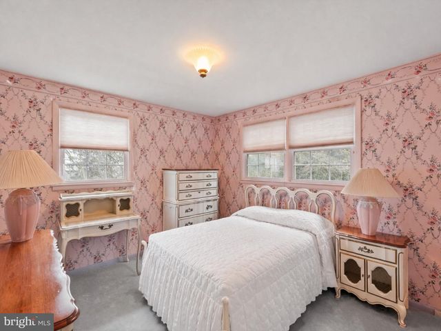 2940 BROXTON LN, York, PA 17402