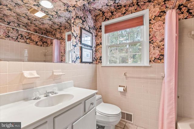 2940 BROXTON LN, York, PA 17402