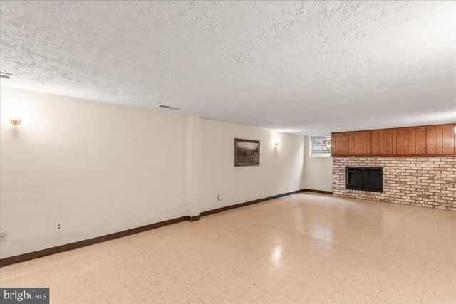 2940 BROXTON LN, York, PA 17402