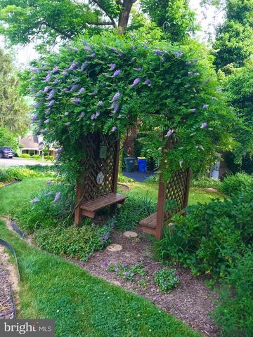 2940 BROXTON LN, York, PA 17402