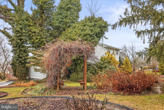 2940 BROXTON LN, York, PA 17402