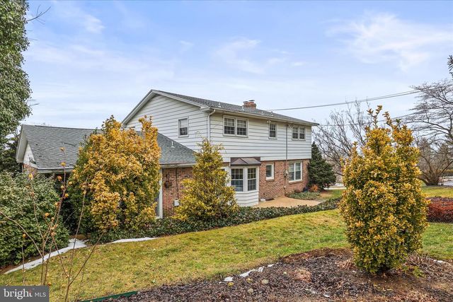 2940 BROXTON LN, York, PA 17402