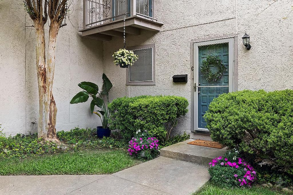 3613 Las Colinas DR C, Austin, TX 78731