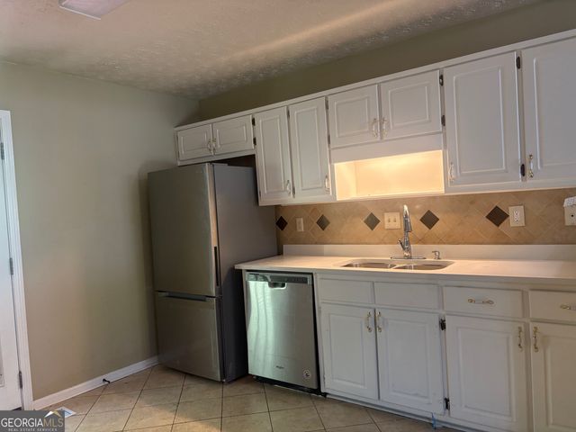 7279 Williamsburg Drive, Riverdale, GA 30274