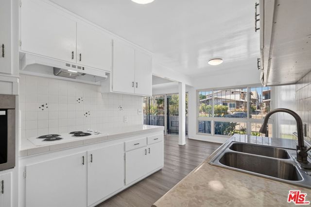 324 E Tamarack Avenue, Inglewood, CA 90301