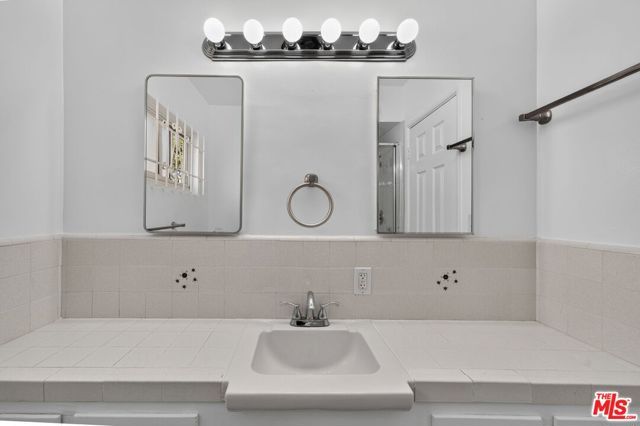 324 E Tamarack Avenue, Inglewood, CA 90301