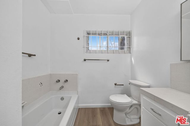 324 E Tamarack Avenue, Inglewood, CA 90301
