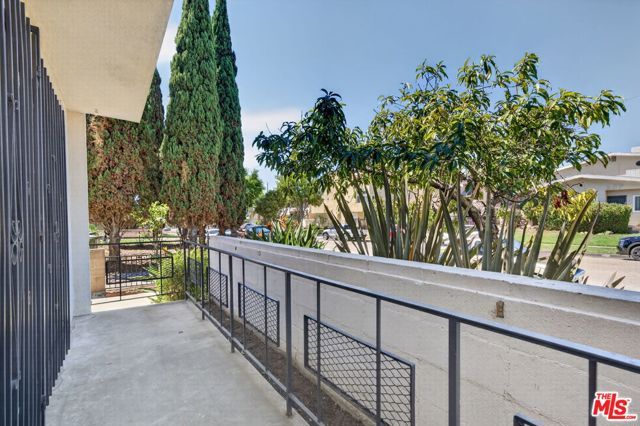 324 E Tamarack Avenue, Inglewood, CA 90301