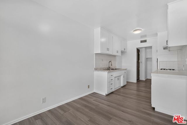 324 E Tamarack Avenue, Inglewood, CA 90301