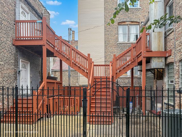 2524 S California Avenue, Chicago, IL 60608