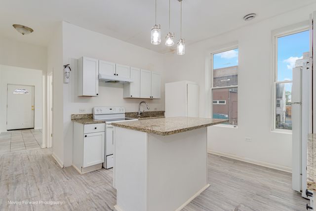 2524 S California Avenue, Chicago, IL 60608