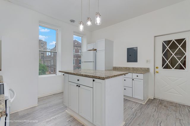 2524 S California Avenue, Chicago, IL 60608