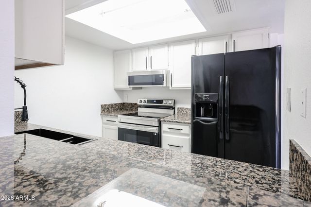 17032 N 16th Drive Unit 7, Phoenix, AZ 85023