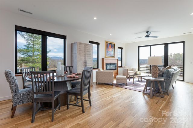 28 Lamb Avenue, Asheville, NC 28806