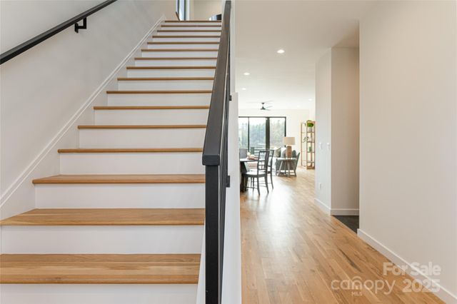 28 Lamb Avenue, Asheville, NC 28806